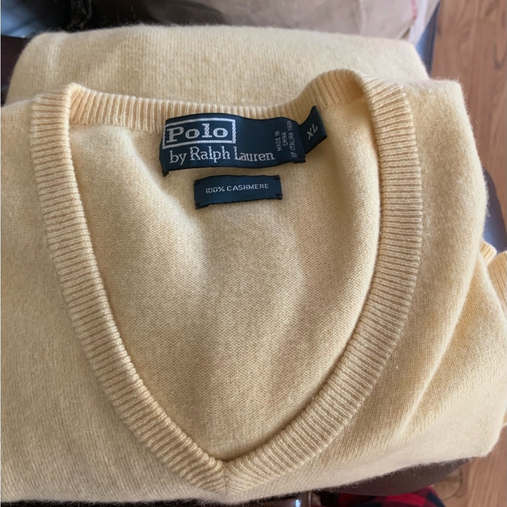 Men’s cashmere sweater